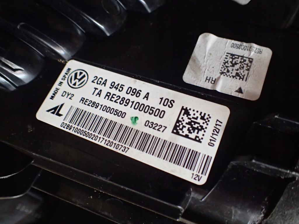 фото №3, Лампа задняя правая vw t roc t-roc led