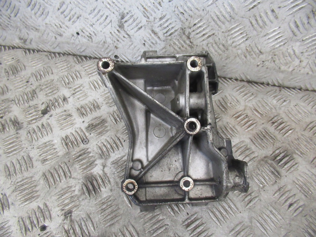Купити Кронштейн кронштейн генератора peugeot 607 2.0 hdi 96348183