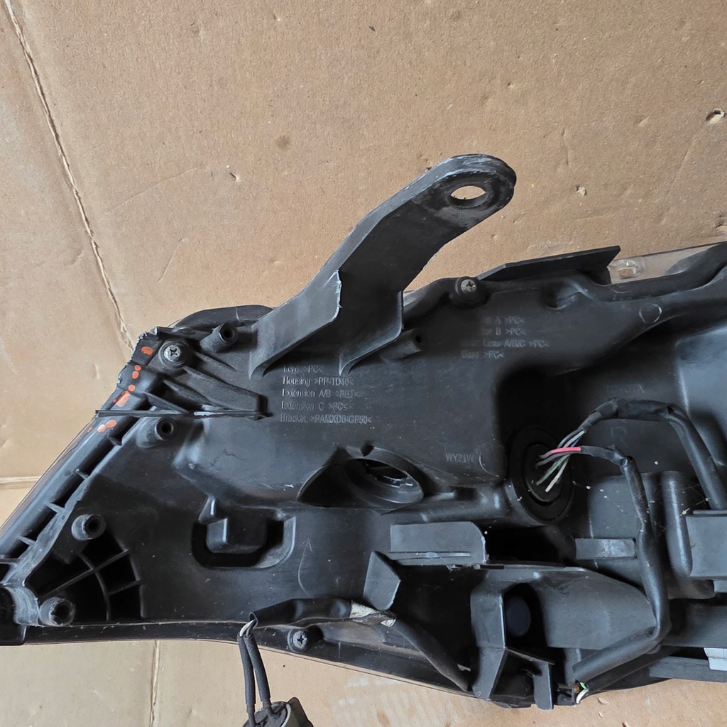 фото №13, Лампа передняя правая toyota corolla e16 e18 2013-2019r 81110-02l70