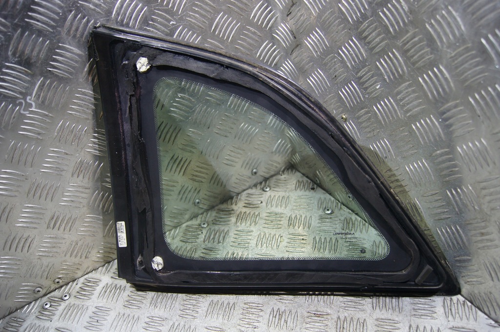 фото №5, Стекло кузовная правая dodge challenger 15-18