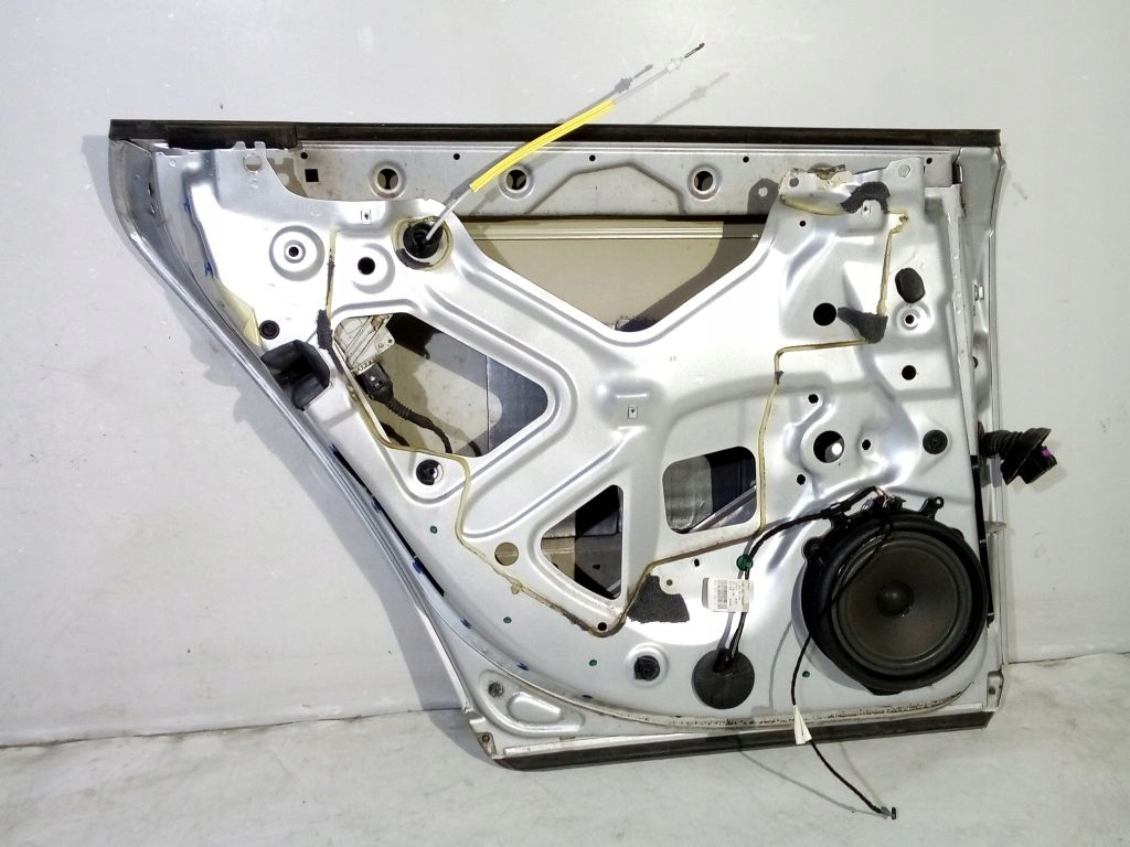 фото №7, Audi a4 b7 kombi дверь левая задняя задние