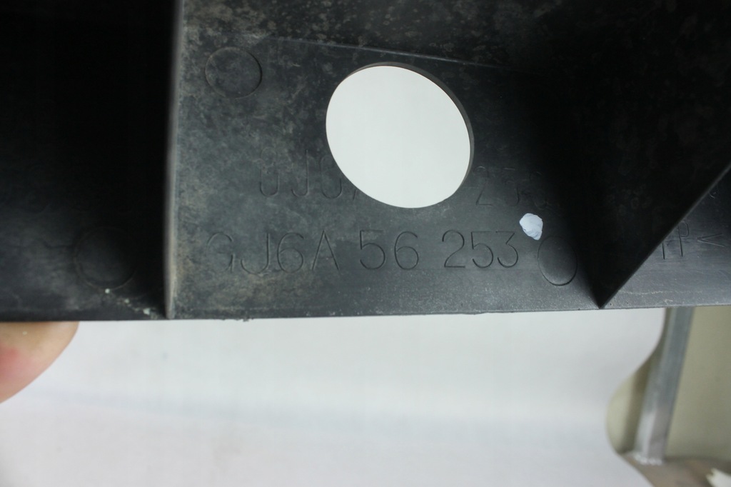 фото №12, Воздуховод воздуха впуск ловушка защита радиатора перед левая mazda 6 gg gy