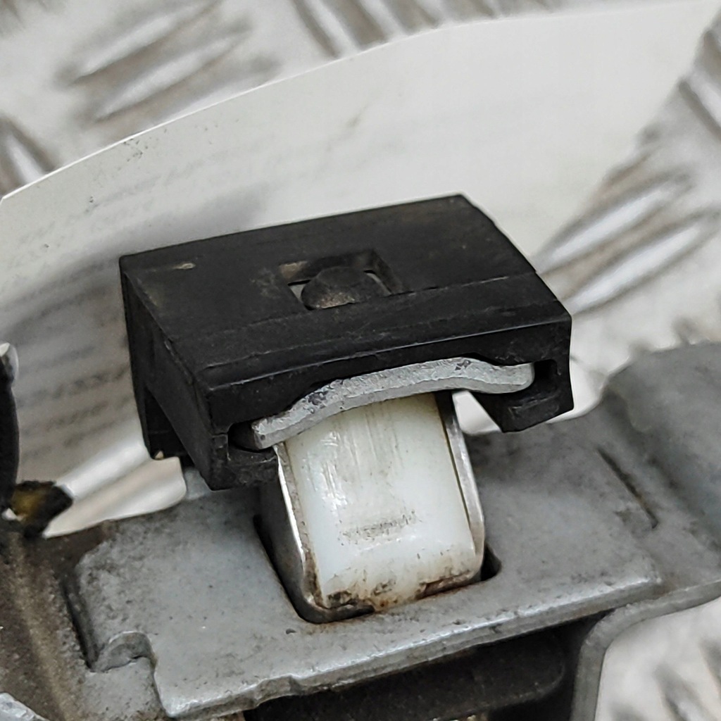 фото №5, Nissan navara d23 2017 засов замка дверь задних