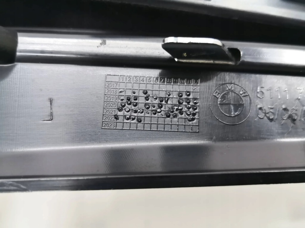 Решётка решётка  бампера bmw 1 f40 luxury 19- левая перед с Разборки