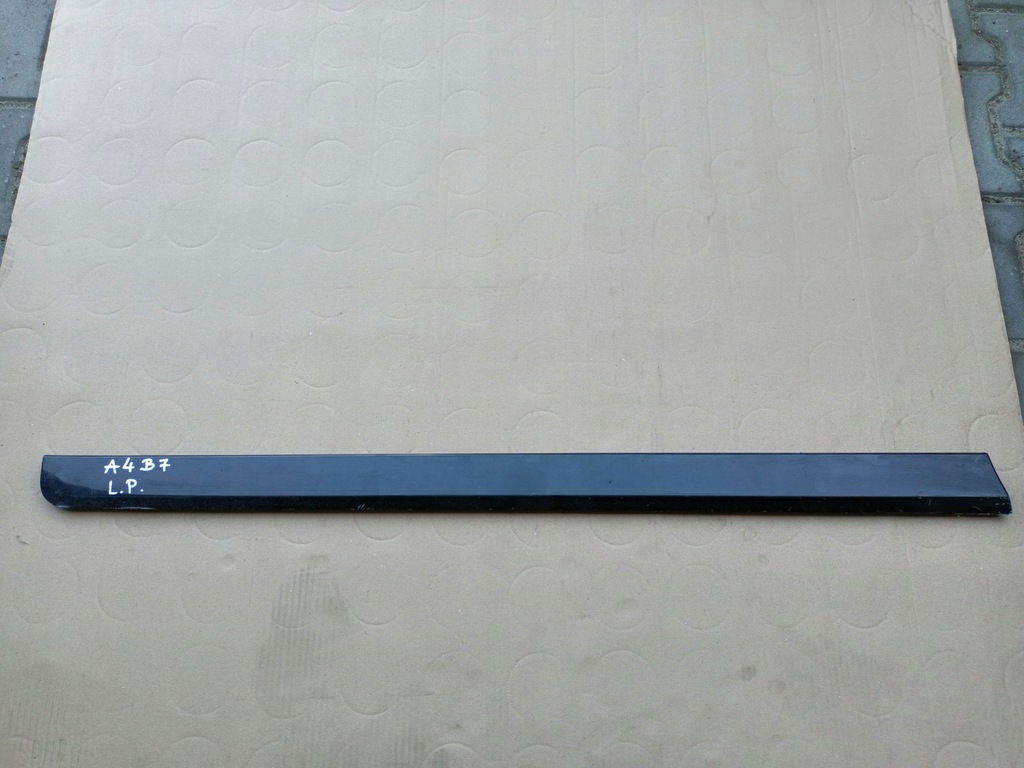 фото №1, Молдинг двері лівий перед audi a4 b7