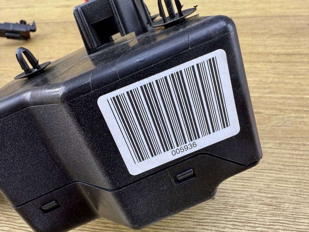 Реле модуль аккумулятор mercedes - benz w204 оригинал Киев