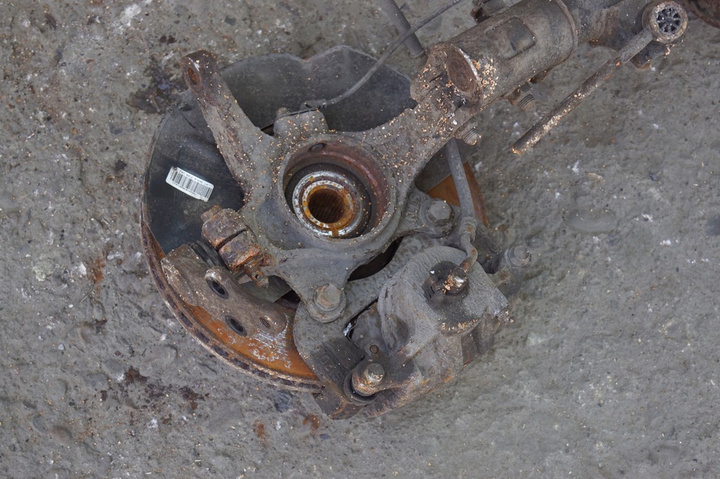 фото №8, Поворотный кулак амортизатор левый перед hyundai ix35 1.7d