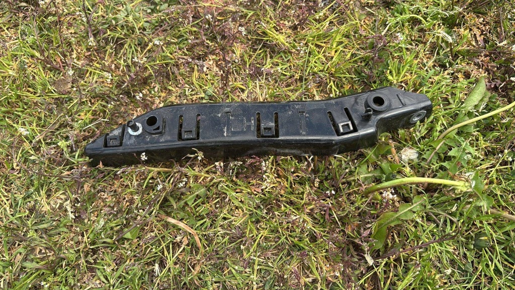 фото №1, Tesla model y напрямна бампера перед лівий 149377000