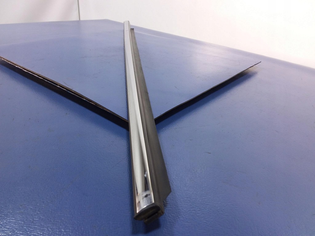 фото №4, Giulietta молдинг уплотнитель дверь правый перед