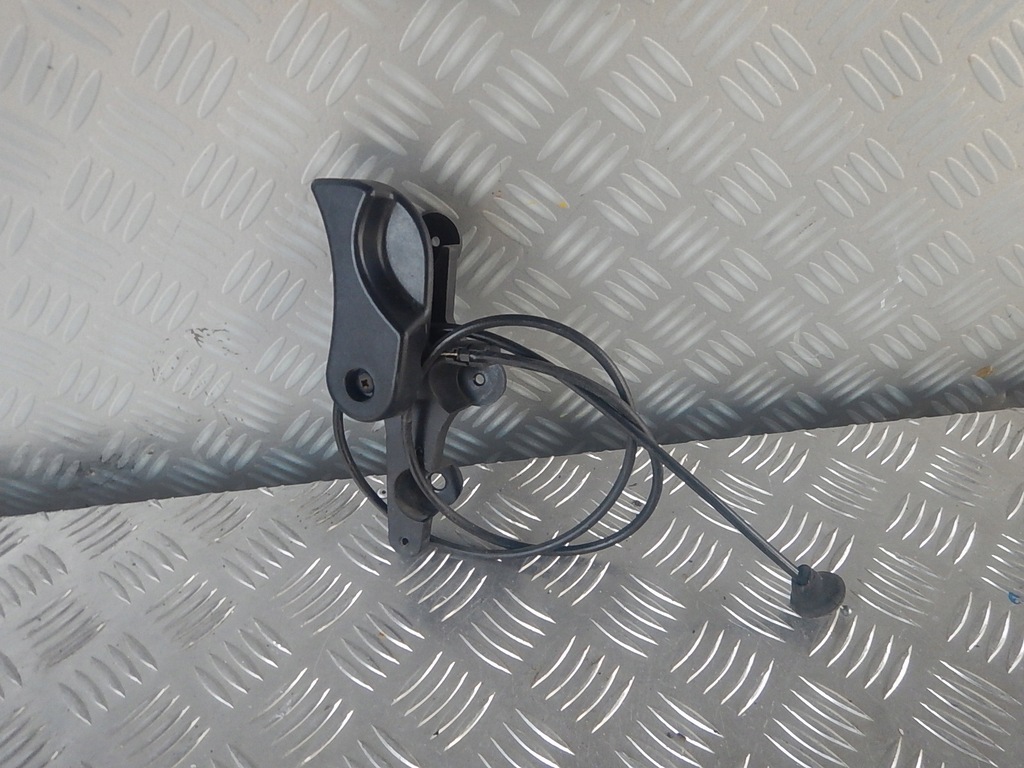 фото №1, Bmw e90 e91 lift ручка трос открывания капот uk оригинал