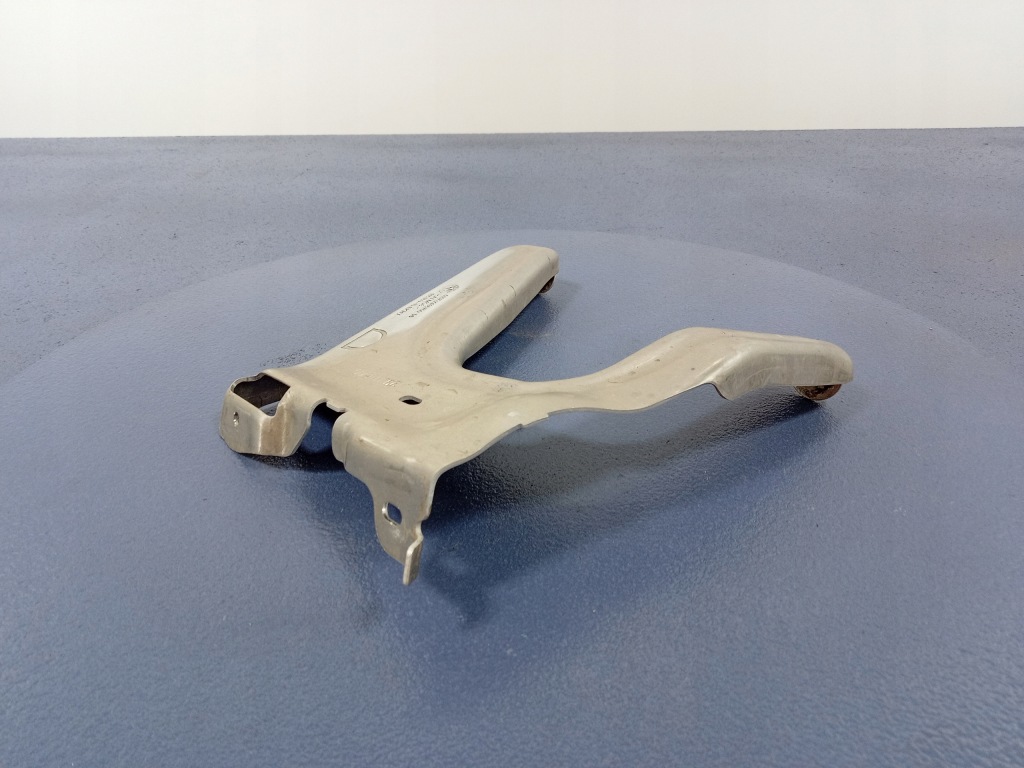 фото №4, Bmw 1 f40 кронштейн защита подвеска правый задняя