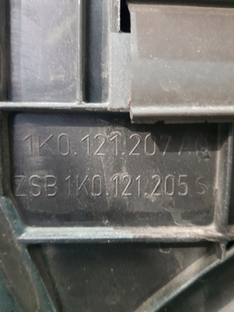 Ремінь передній радіатор 1k0145803s audi a3 8p рестайлінг  eur 08r s-line 2.0 tfsi Зі Шроту