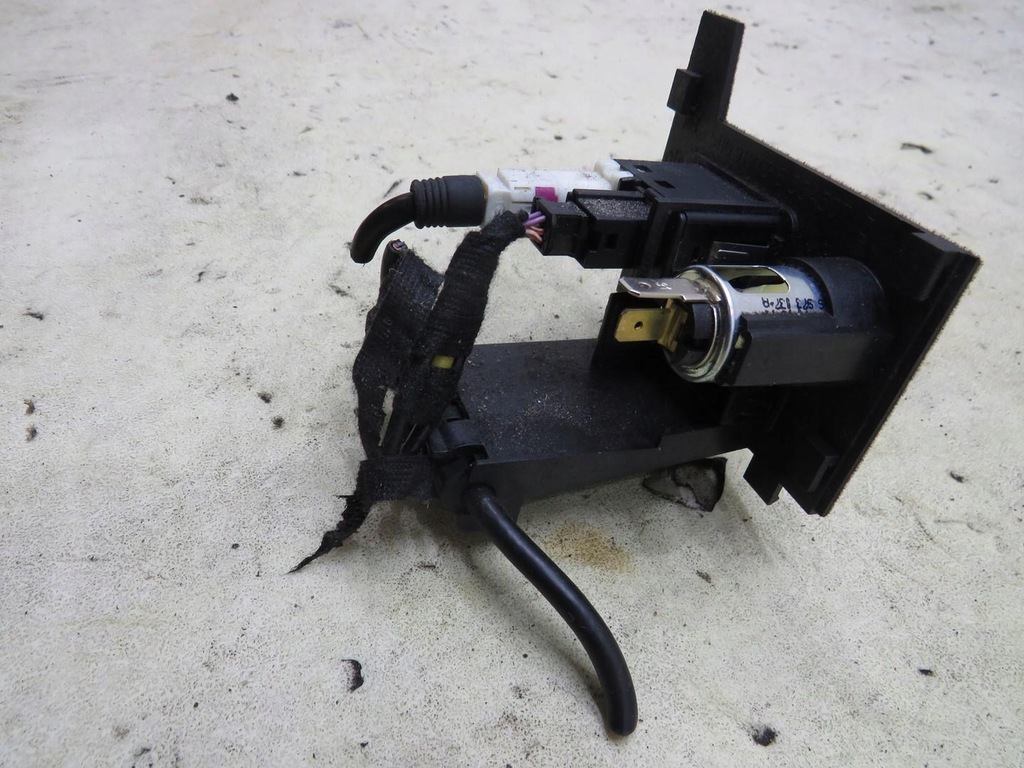 фото №5, Роз'єм прикурювача aux usb bmw 6 f06 f12 f13 9197318