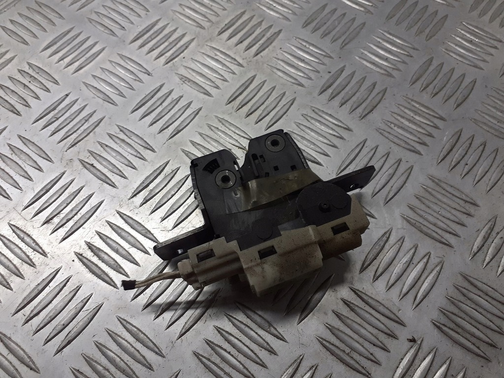 фото №1, Замок крышки багажника scenic ii 8200076240d