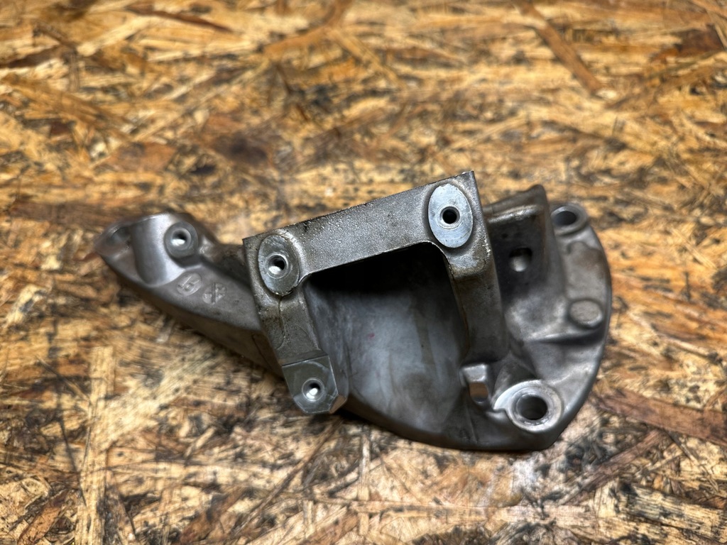 фото №1, Кронштейн двигуна ліва stelvio giulia 2.9 670051310