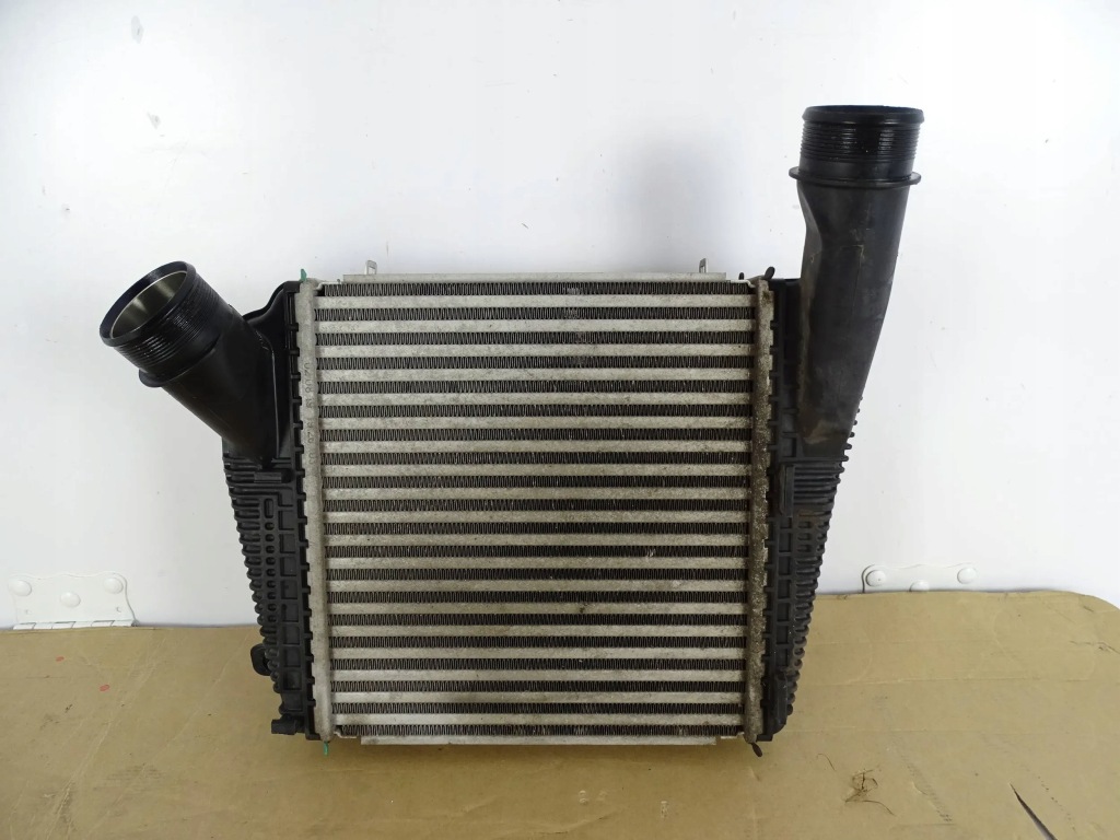 фото №1, Интеркулер левый porsche panamera 971 971145803h