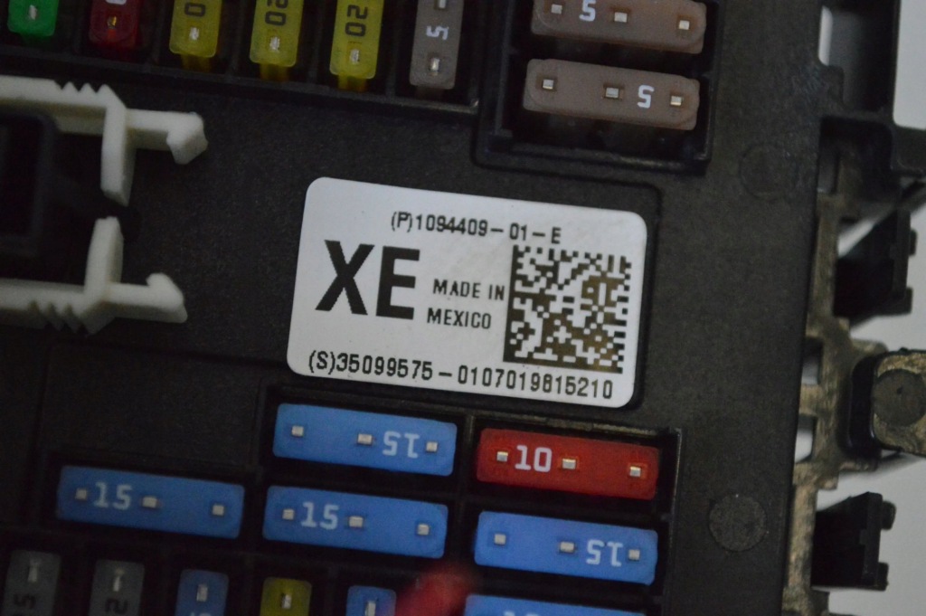 Tesla model x 2019 коробка запобіжників / комплект в Україні