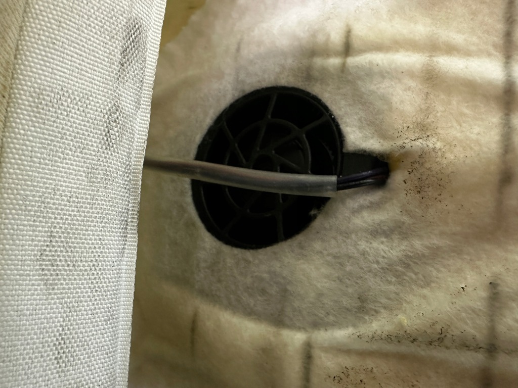 Passat cc b7 спинка сидіння водія вентильовані чорна шкіра в Україні