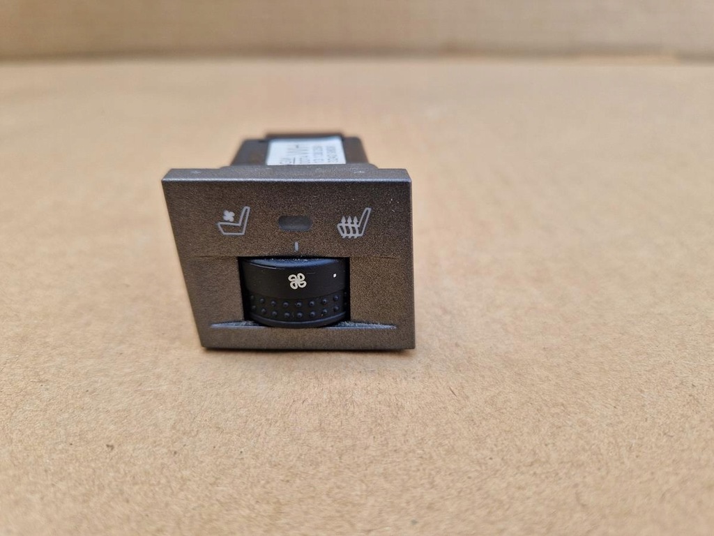 фото №1, Вимикач підігрів вентильований signum vectra c