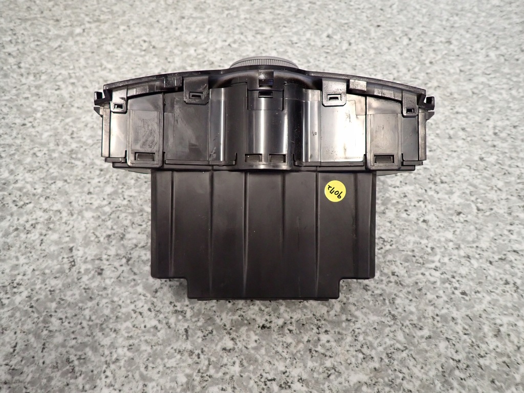 фото №7, Hyundai veloster i 11- панель управление кондиционера