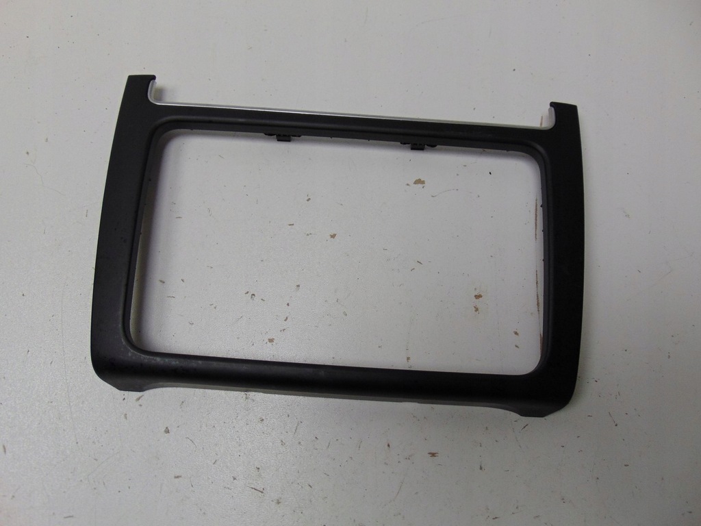 фото №2, Рамка радио консоли vw polo v 6r 6r0858069e