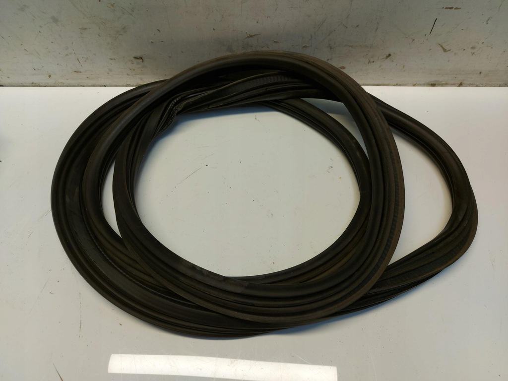 фото №1, Ford mustang mach-e прокладка багажника