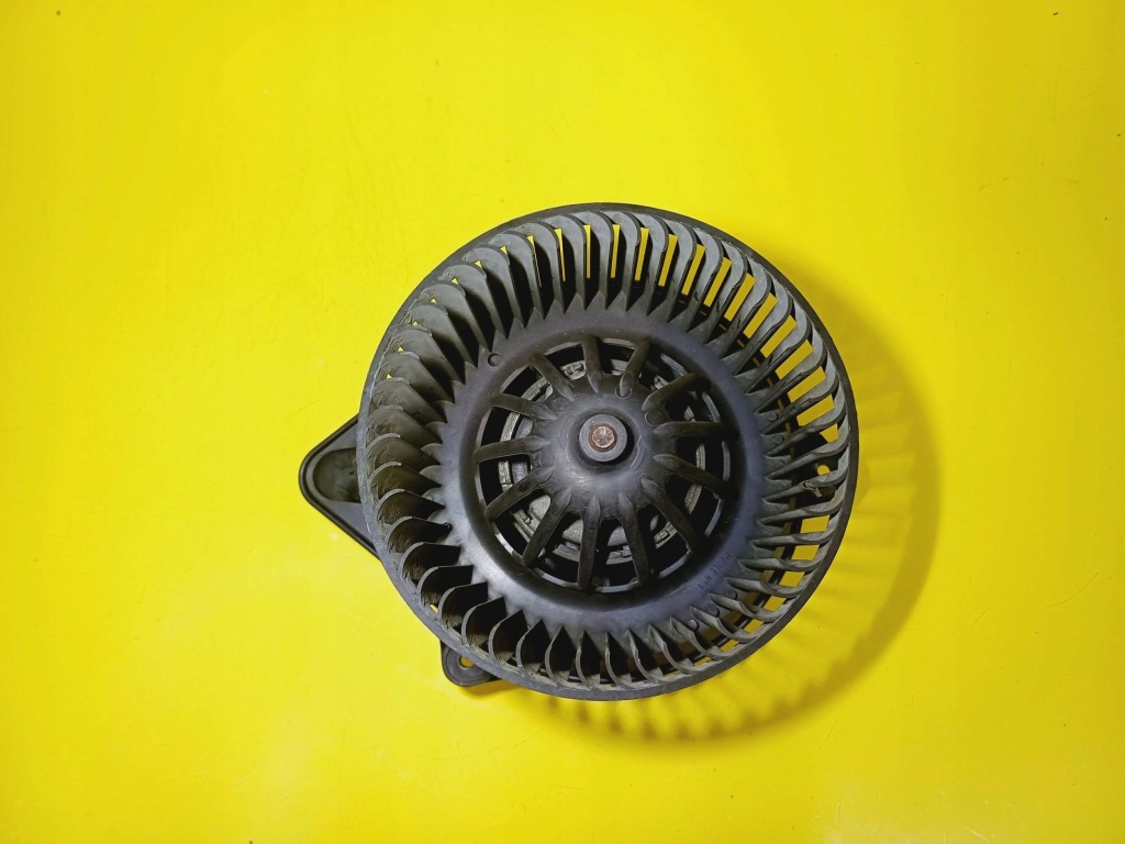 Повітродувка обдув вентилятор renault trafic 2 nr444 Ціна