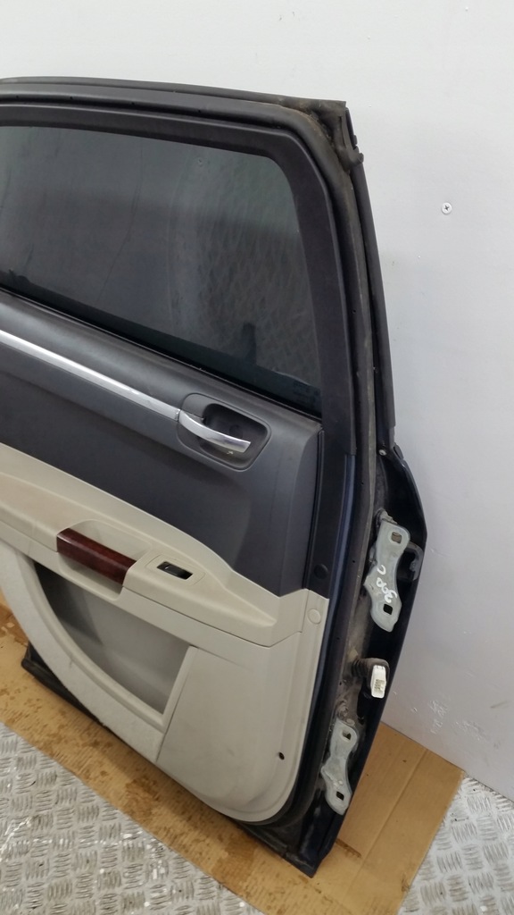фото №8, Дверь левый задняя chrysler 300c