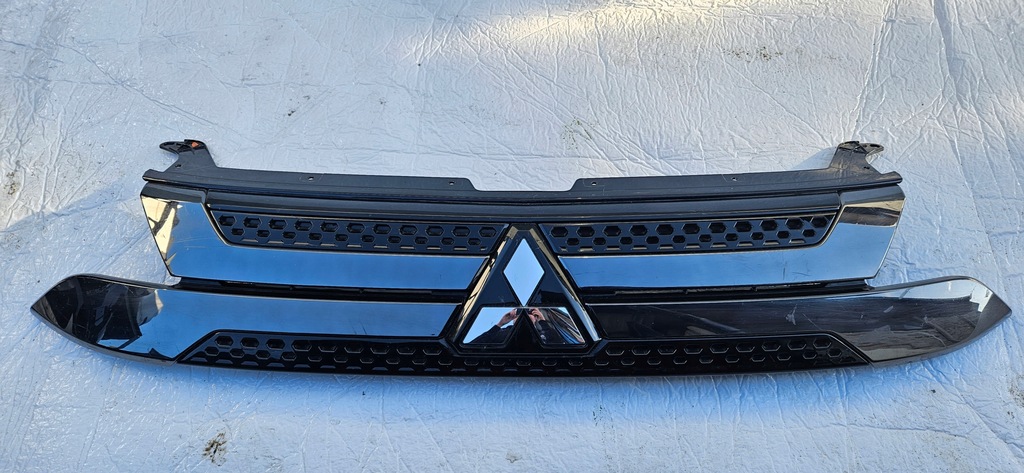 фото №1, Mitsubishi outlander iii lift решётка радиатора решётка радиатора 15-18