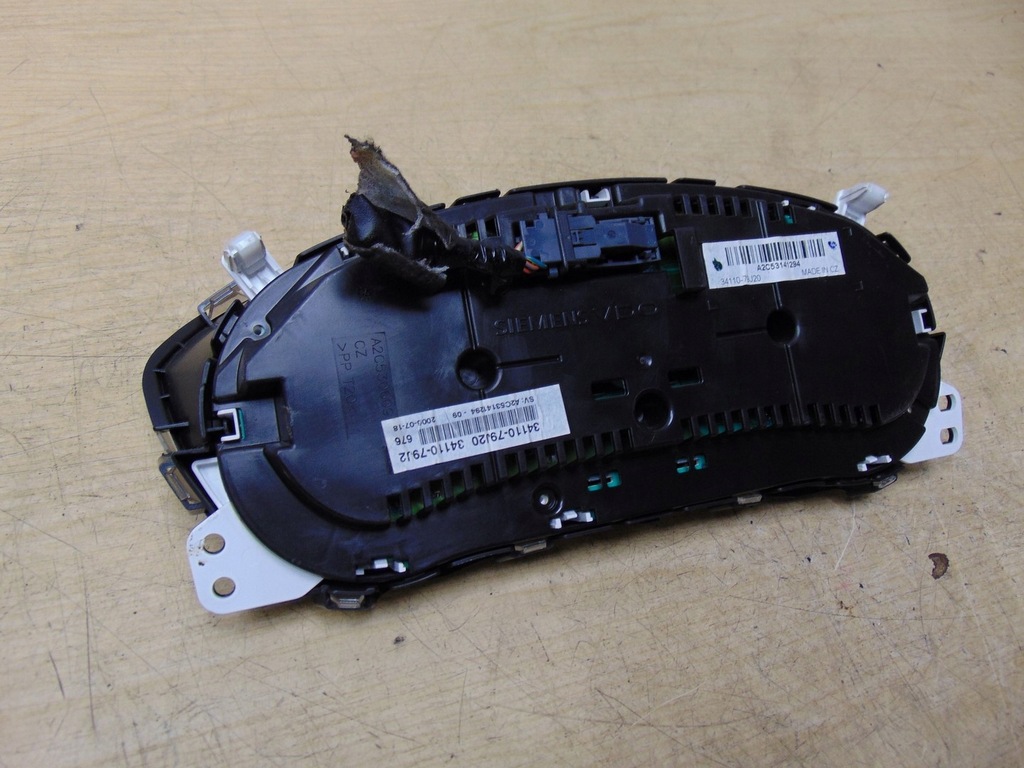 фото №11, Счетчик приборная панель suzuki sx4 1.6 16v 34110-79j20