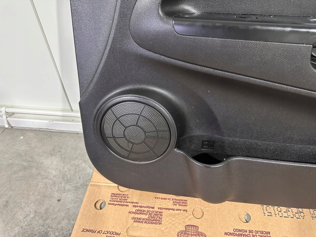 фото №4, Kia venga обшивка двері передній перед правий