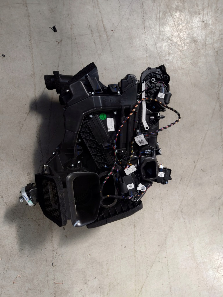 фото №1, Tesla y 3 lift отопитель 1494714-00-g