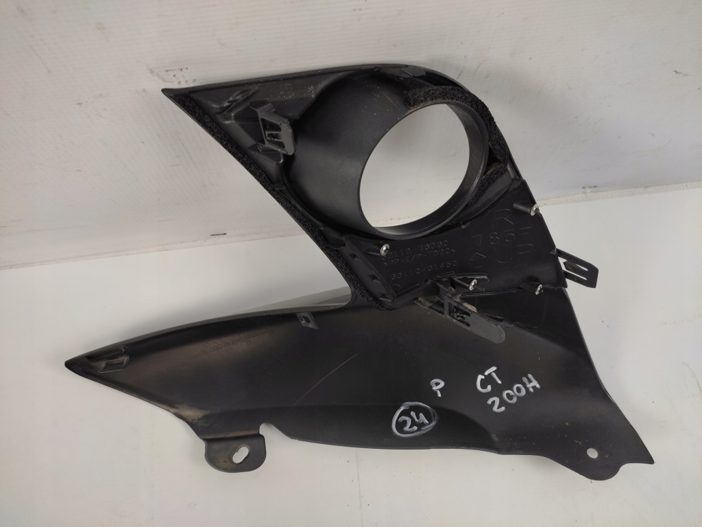 Lexus ct200h lift решітка накладка бампера права Київ