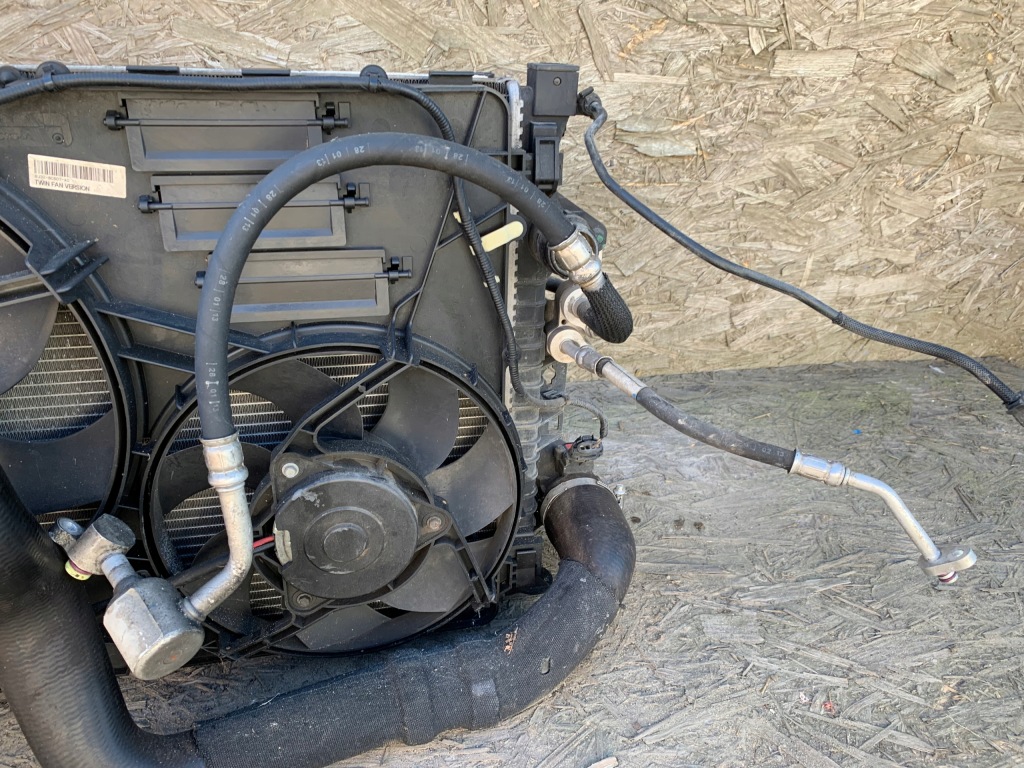 Комплект радиатор 6g91-9l440-cd вентилятор discovery sport l550 13r Цена