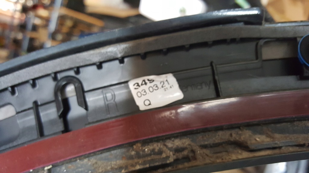 фото №11, Молдинг крыла правый задняя audi q2 81a853818a