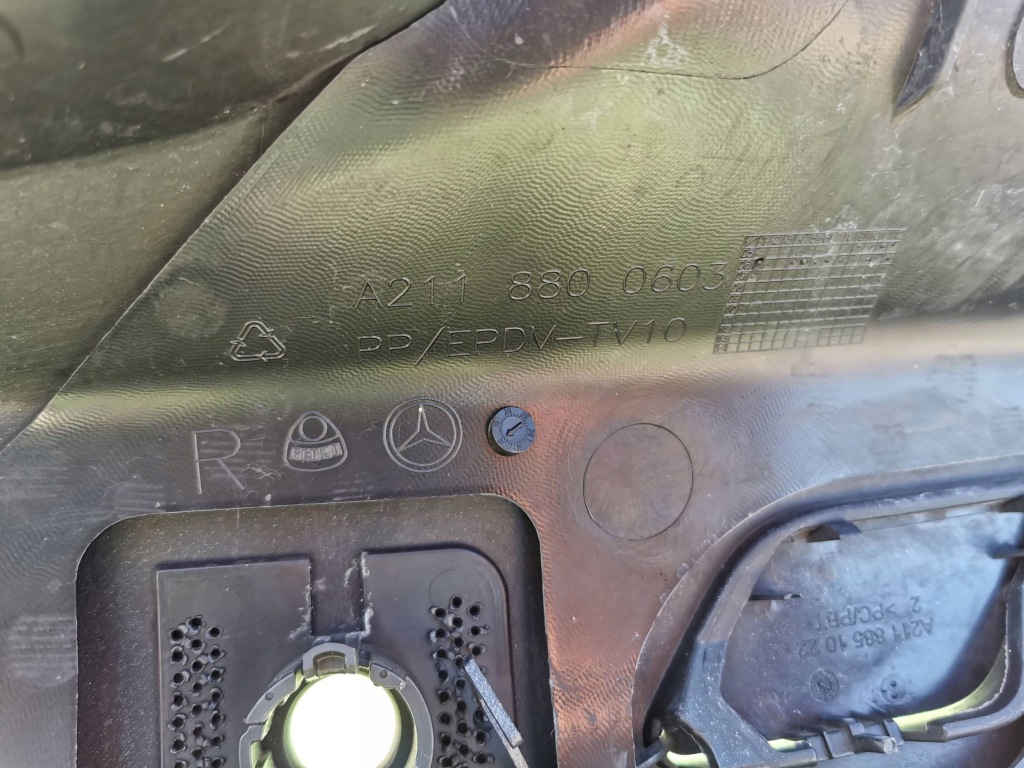 Mercedes e klasa w211 lift 06- бампер перед передний a2118801540 Недорого