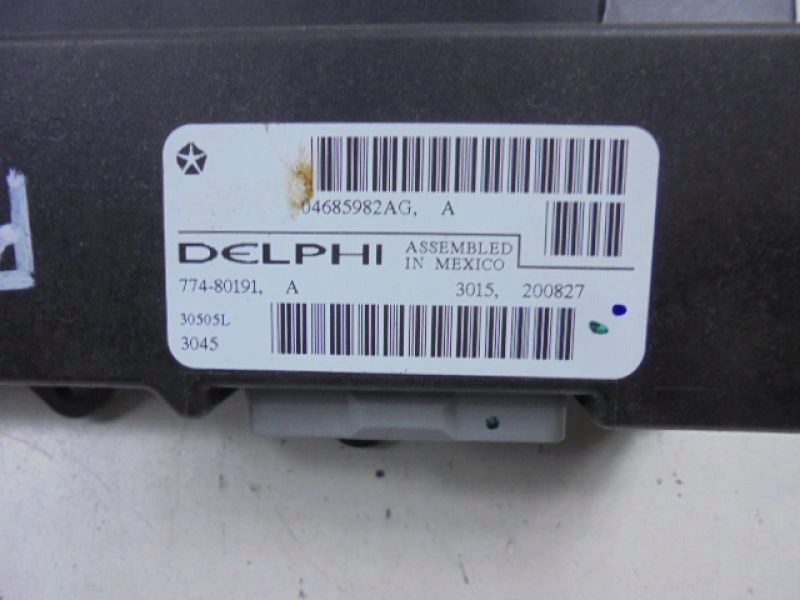 фото №7, Pacifica cs вимикач скло перед правий 04685982ag