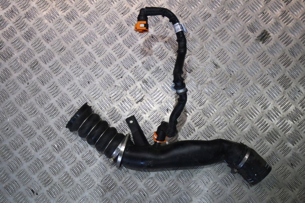 Купить Шланг пабтрубок  интеркулер ferrari f8 tributo 814108