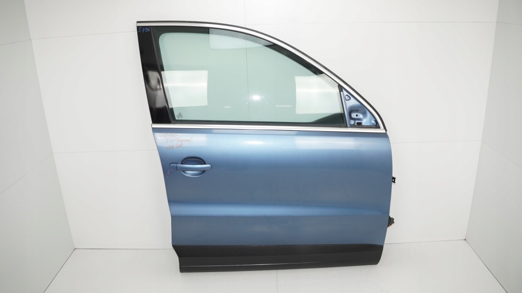 фото №1, Дверь правый перед vw tiguan 5n 07-11r lr5t
