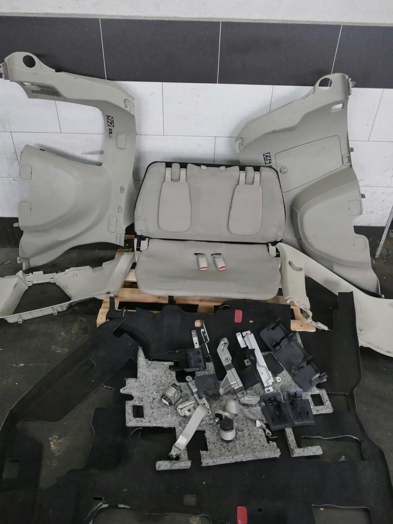 фото №1, Mitsubishi outlander ii сидіння 3-ciego rzędu оббивка обшивка pas килимок kpl