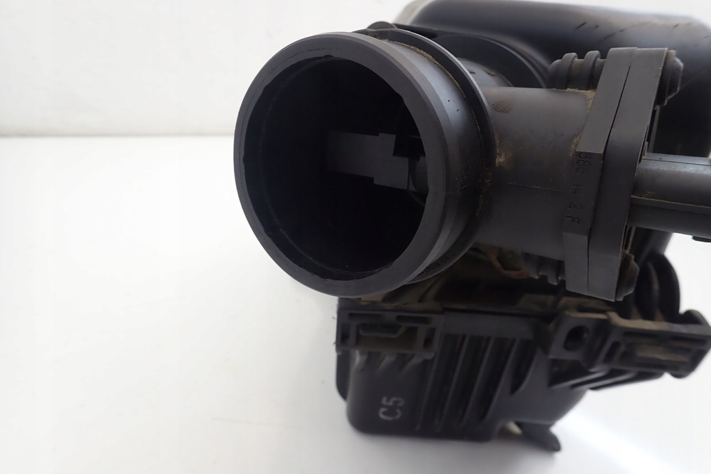 фото №6, Hyundai getz 04 r 1.5 crdi витратомір корпус фільтра повітря