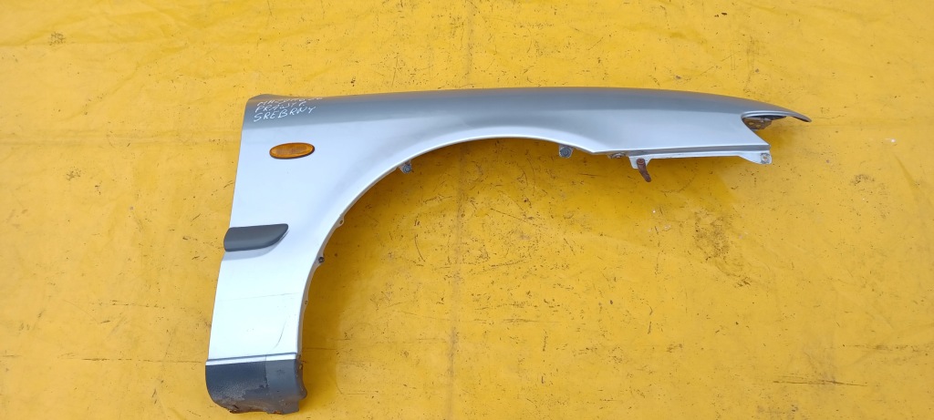 Крило правий перед mazda 626 94-98r сріблястий Оригінал