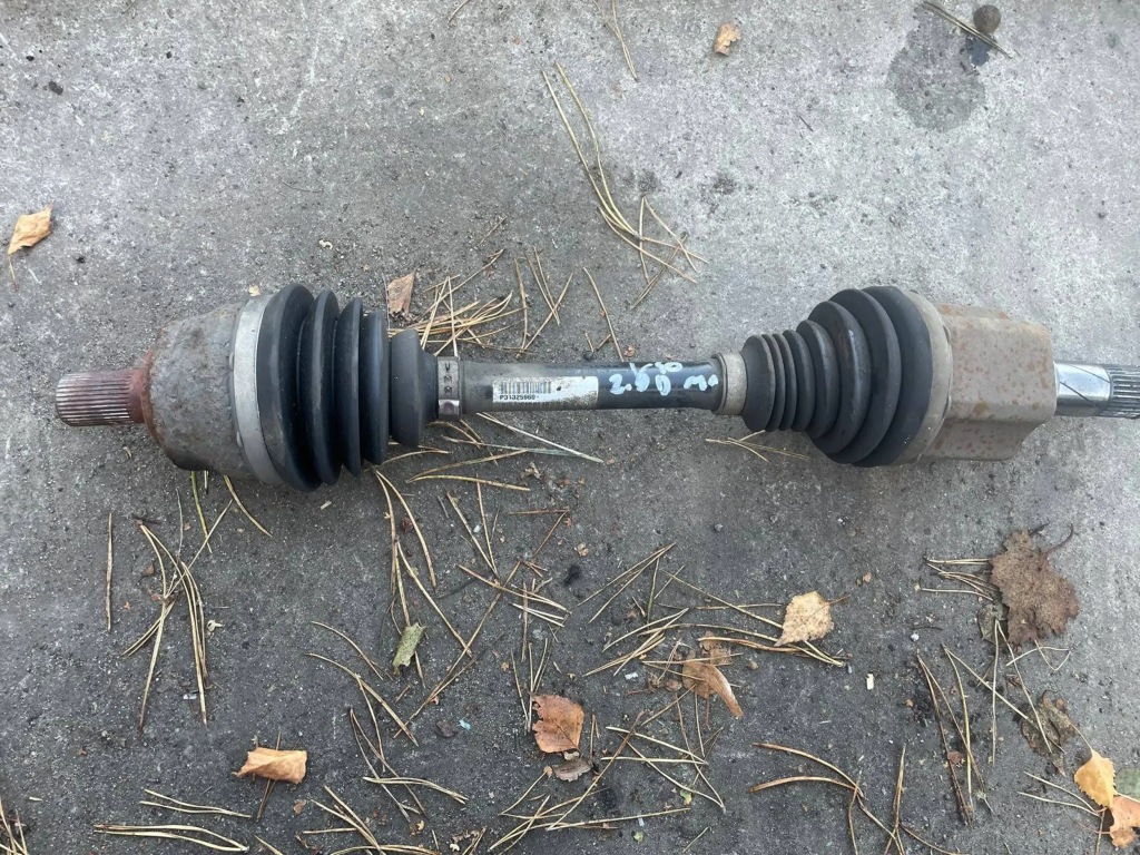 фото №1, Volvo v40 приводной вал левая 31325960