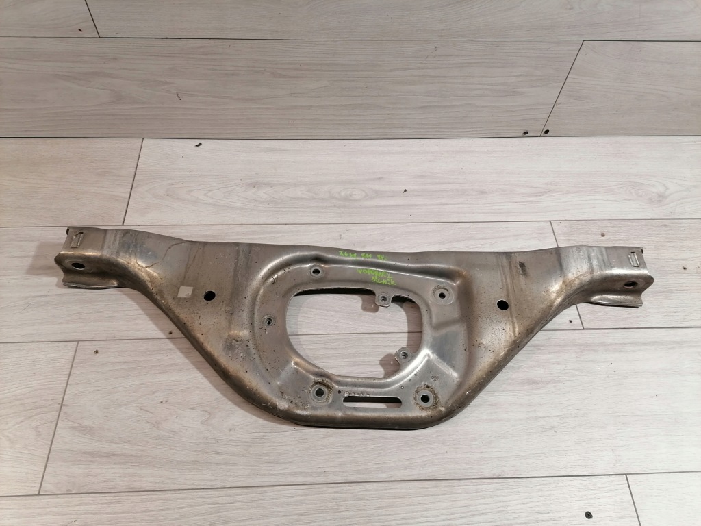 фото №1, Porsche 911 991 кронштейн двигателя 9a137501408