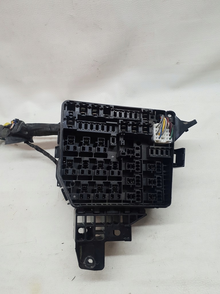 фото №7, Suzuki swift v mk7 10-17 корпус коробка запобіжників 1.6b