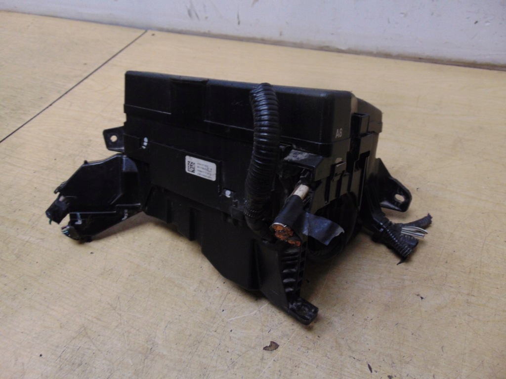 Коробка предохранителей toyota avensis t27 2.0d 82111-05j70 Цена