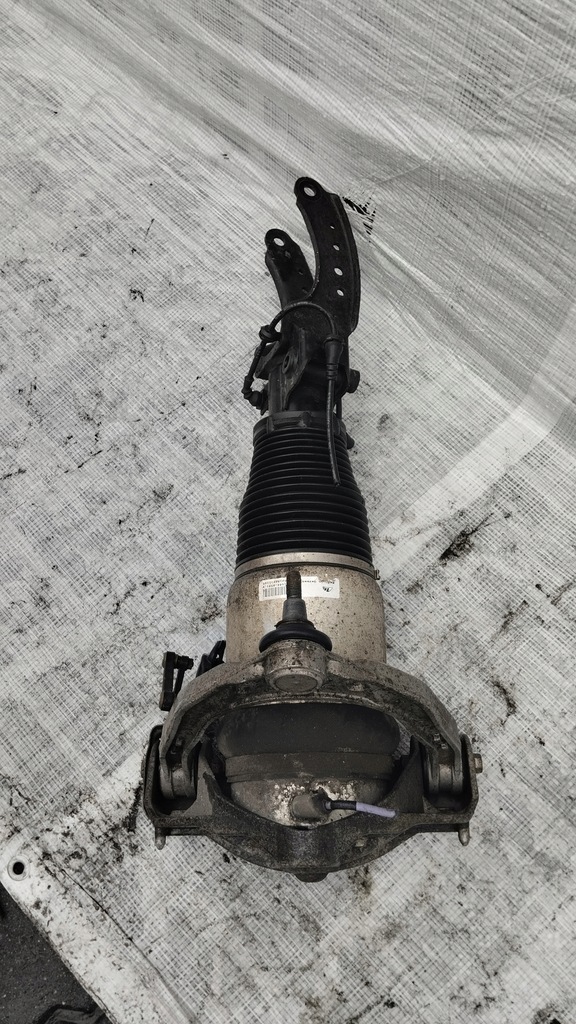 фото №10, Амортизатор пневматический audi q7 4l 3.0 tdi 7l8616040d 7l8616039d