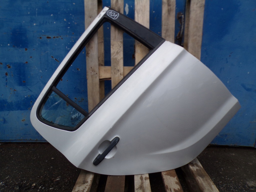 фото №1, Hyundai i20 i дверь правое задние rys стекло 101