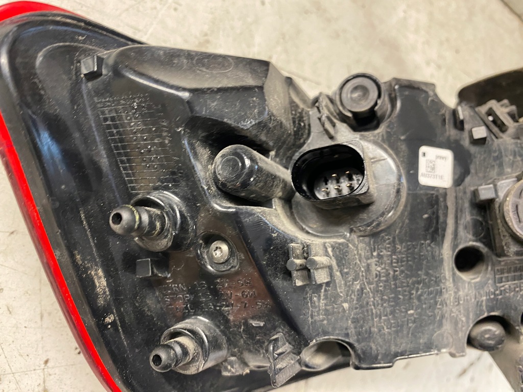 фото №12, Audi a3 8v sportback лампа правый задняя led 8v4945096d