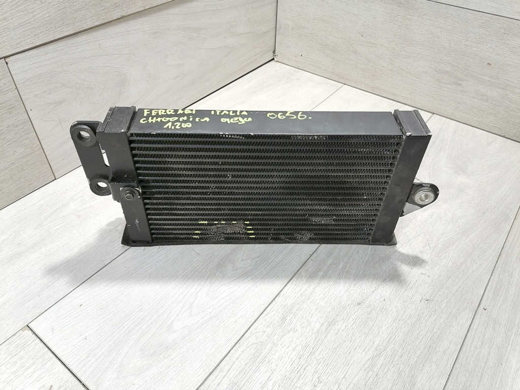 фото №1, Ferrari italia радіатор оливи